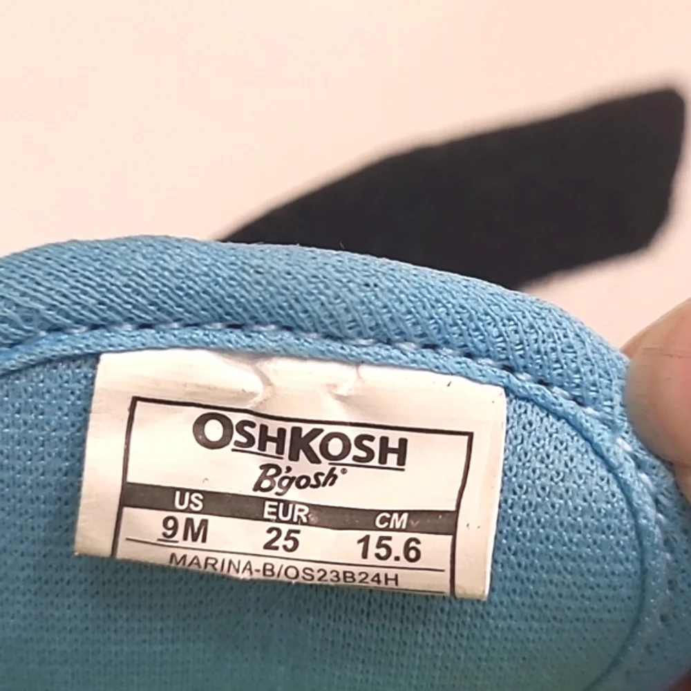 OshKosh B'Gosh Marina Sandal Unisex Mesh Sneaker Closed Toe Bungee Accents Sz 9